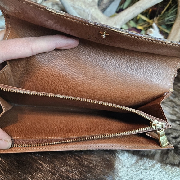 Authentic Louis Vuitton Monogram Pochette Porte - Picture 3 of 8